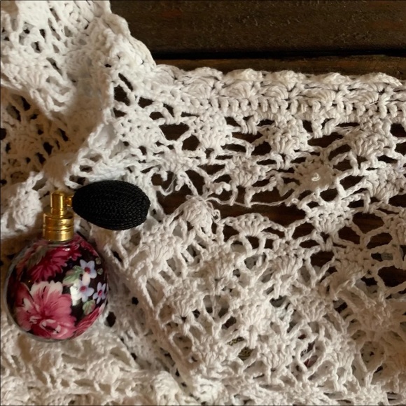 VINTAGE Gorgeous White Crotchet Top - Picture 3 of 4